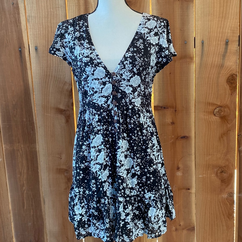 Skylar + Madison floral dress v neck button detail